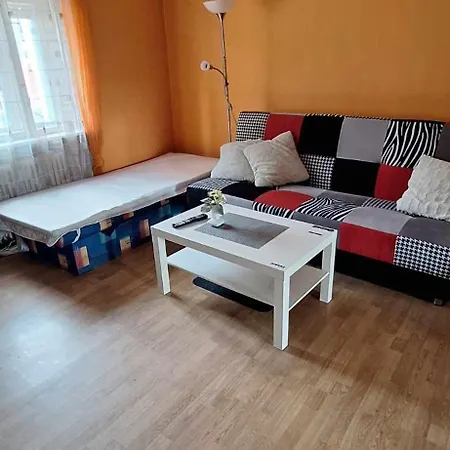 Lccná Samostatná Izba V Piešťanoch *