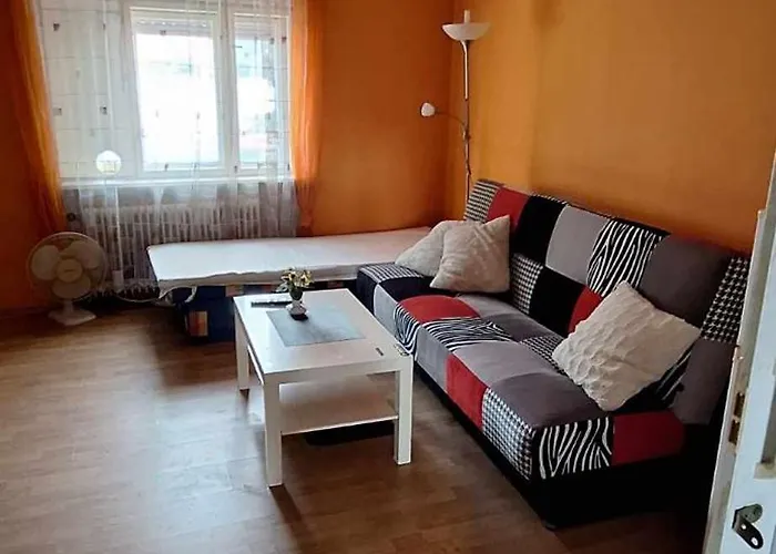 Lccna Samostatna Izba V Piestanoch Homestay szállás